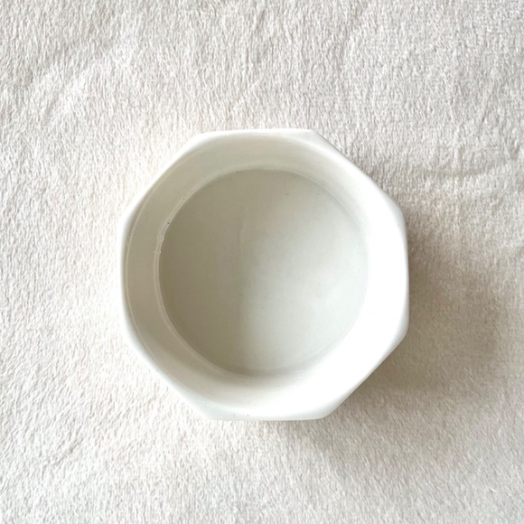 Vintage Japanese Octagonal Porcelain Trinket Box/w White Lily Design - Picture 4 of 15